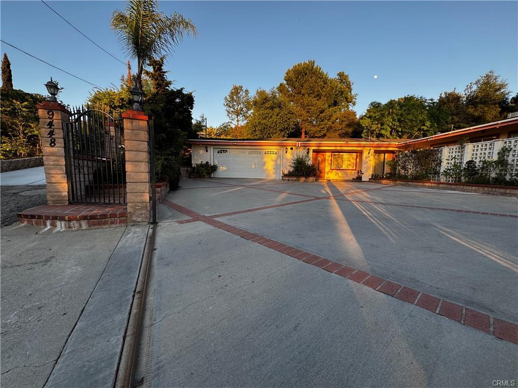 Photo - 9448 Charrick Dr House