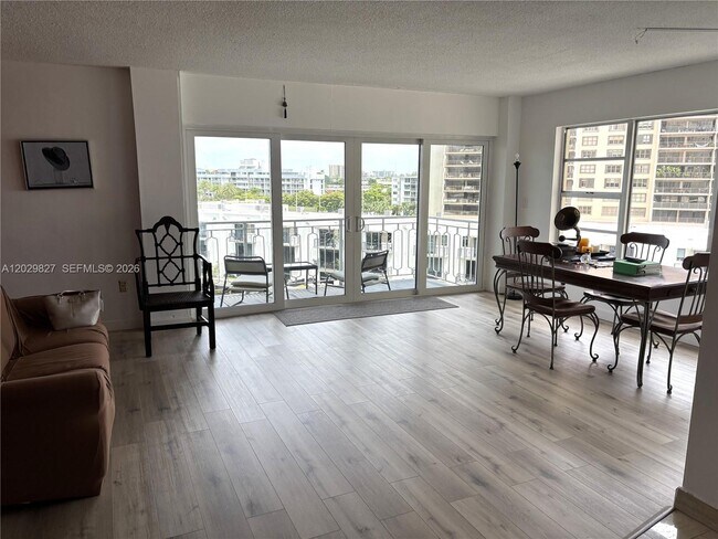 Photo - 11111 Biscayne Blvd Unit 6H