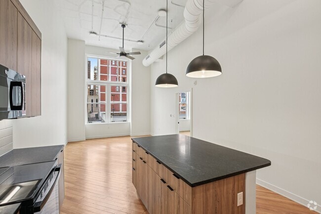 Building Photo - 110 W 9th St Unit 2A Rental