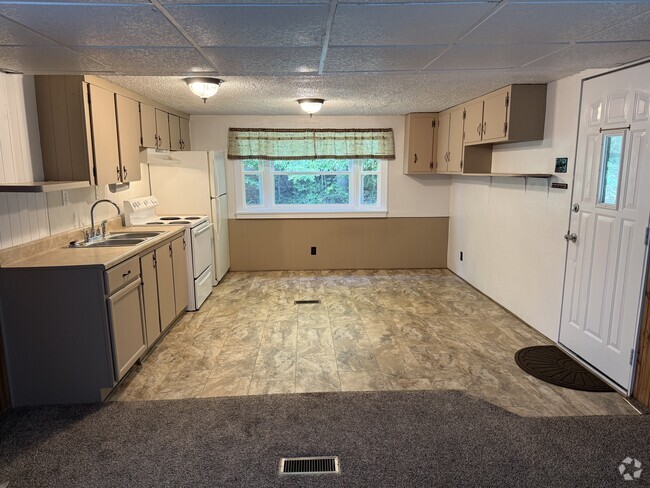 Building Photo - 1031 S Bank St Rental