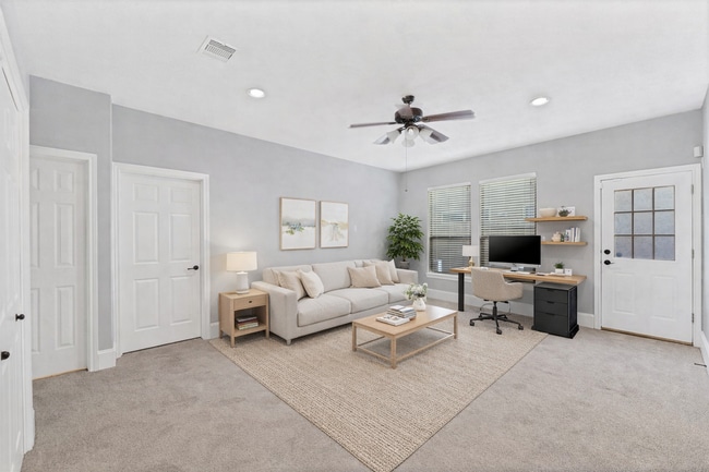 Photo - 1346 Studer St