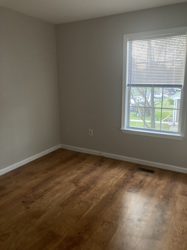 Third Bedroom - 2803 Briarwood Ln Townhome