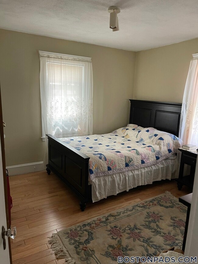 Photo - 10 Fessenden Rd Unit 2