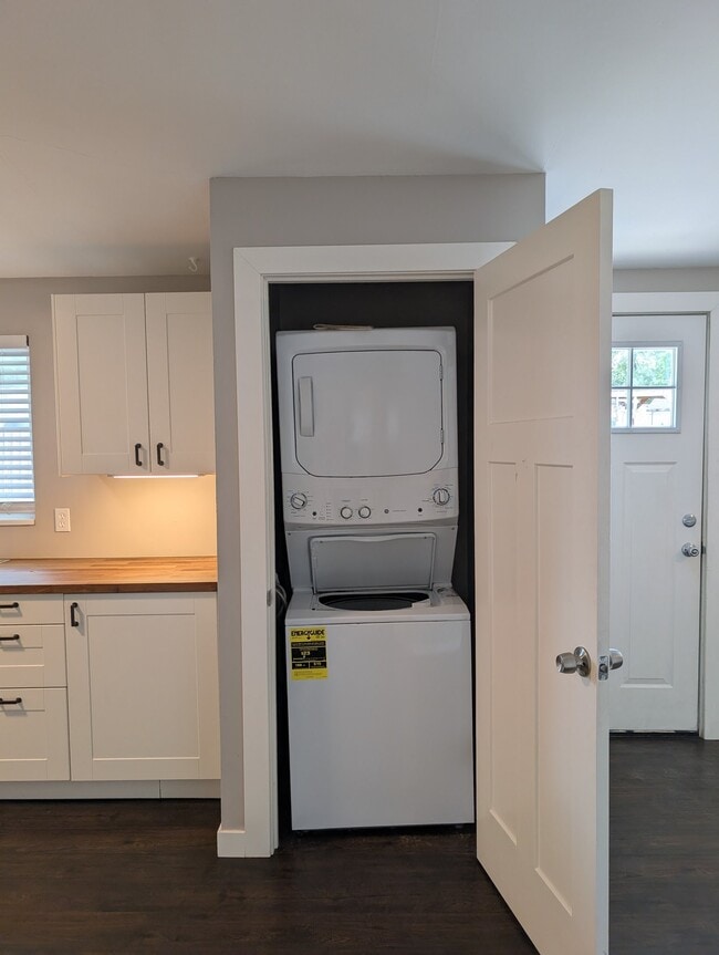 Photo - 141 N Hale St