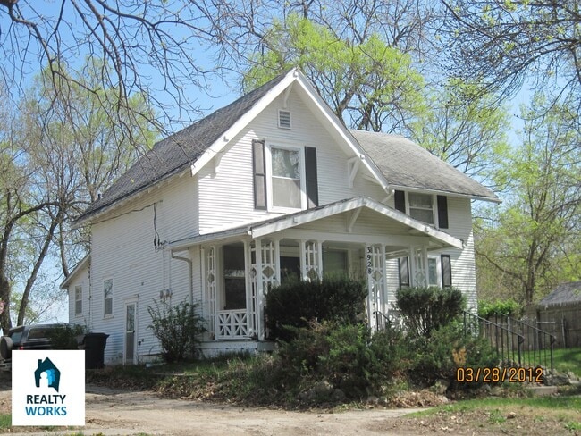 Building Photo - 3928 S 52nd St Unit 2