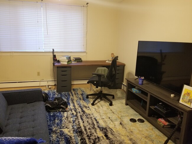 Photo - 161 Bennington St Unidad 1