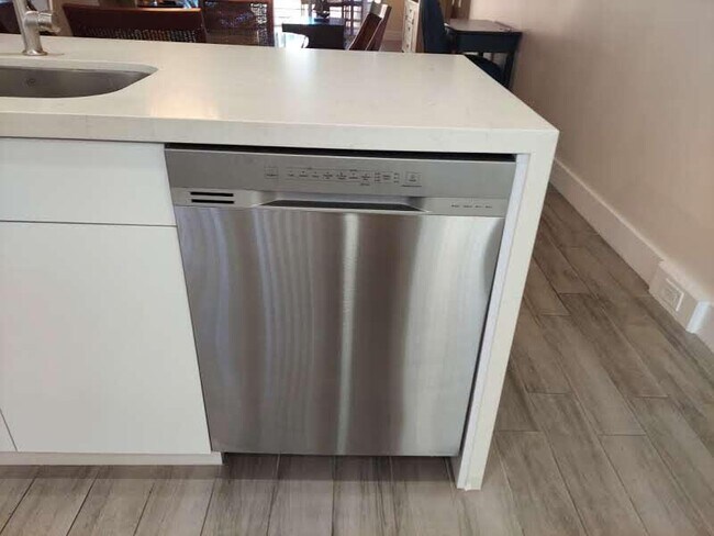 Photo - 2903 Victoria Cir