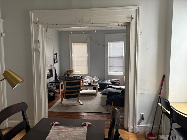 Photo - 395 Crown St