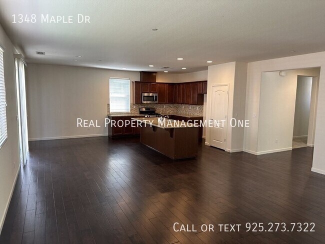 Photo - 1348 Maple Dr