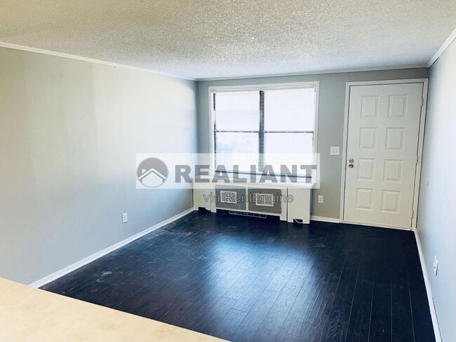 Photo - 802 Amhurst Dr