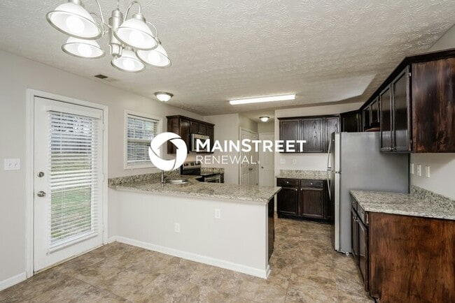 3 Bedroom Pet-Friendly Home in Louisville, KY with Main Street Renewal