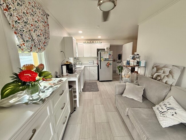 Photo - Spacious 2 Bedroom / 2 Bathroom Downstairs Unit Available in Makawao! Unfurnished!