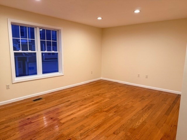 Photo - 407 Cambridge St