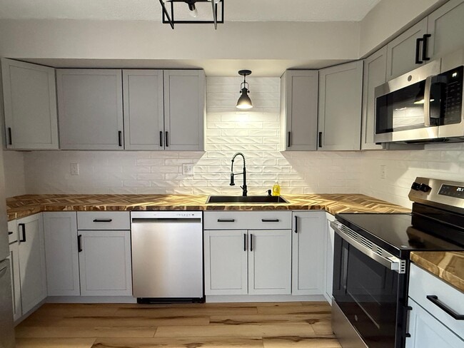 Photo - 1905 Walnut Ridge Dr