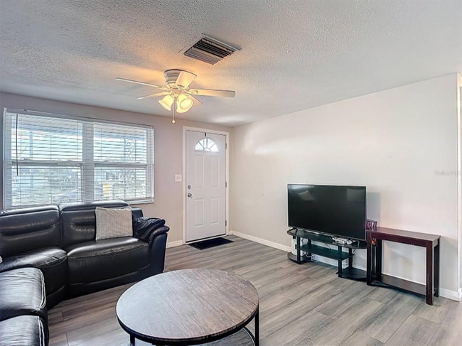 Photo - 5533 Riddle Rd