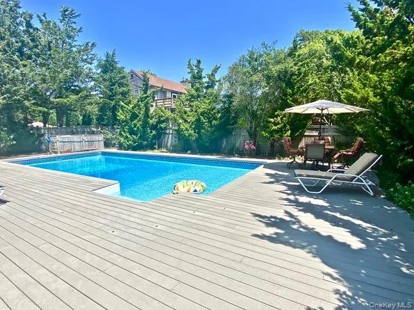 Photo - 16 Osceola Ln