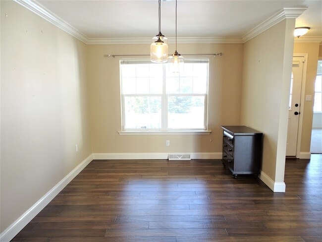 Photo - 1009 Bond St