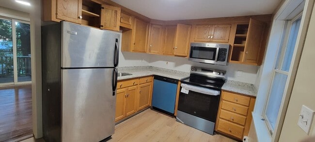Building Photo - 5 Seminary Rd Unit 1