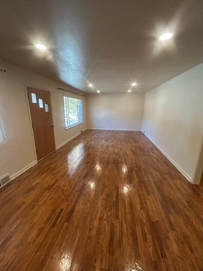 Photo - 1835 S Jefferson St