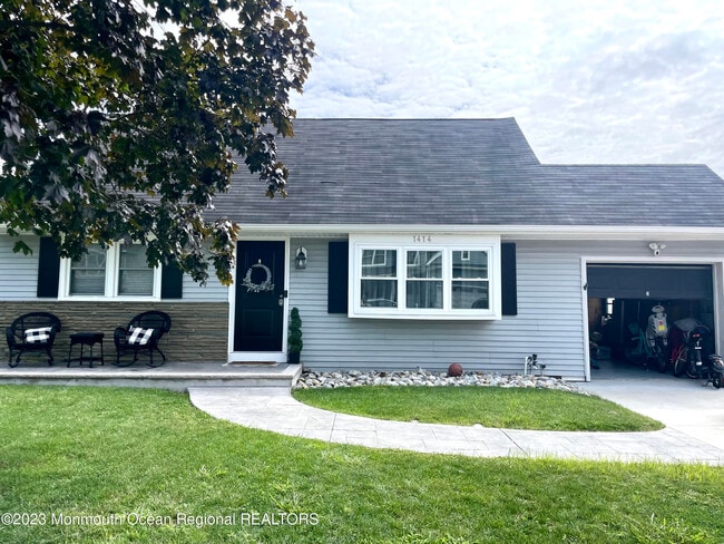 1414 Treeneedle Rd