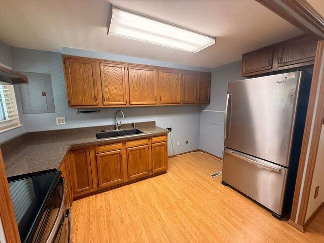 Photo - 4820 Rexwood Dr
