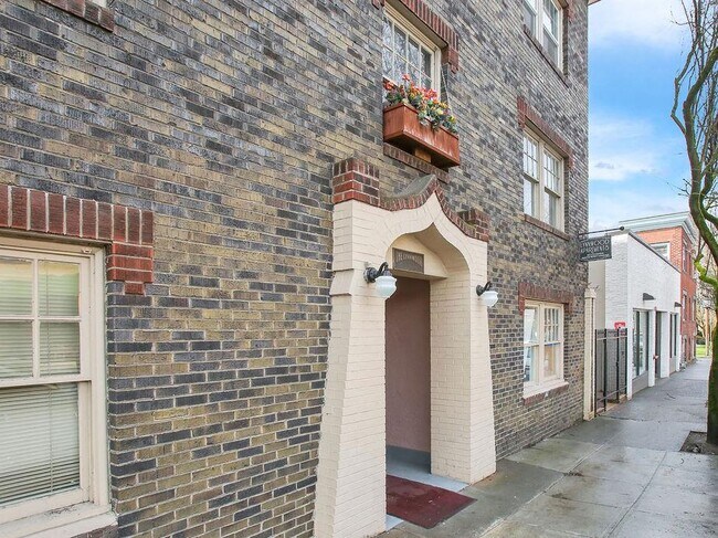 Photo - Lynnwood Apartments