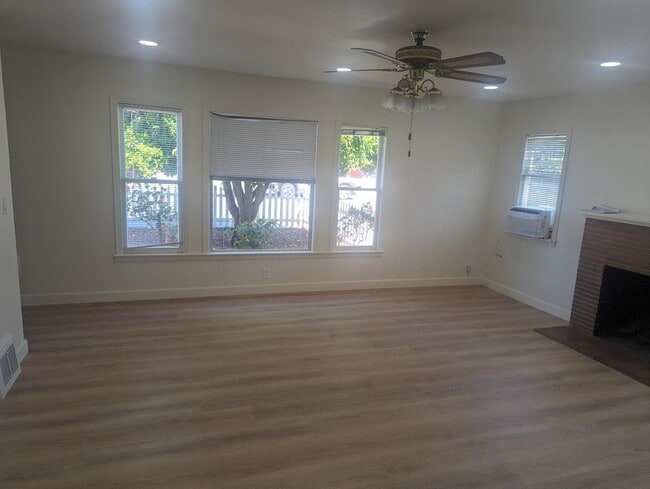 Building Photo - 485 S Fair Oaks Ave Rental