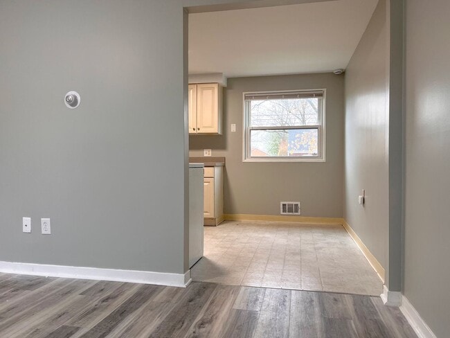 Photo - 424 Springville Ave Unit Lower