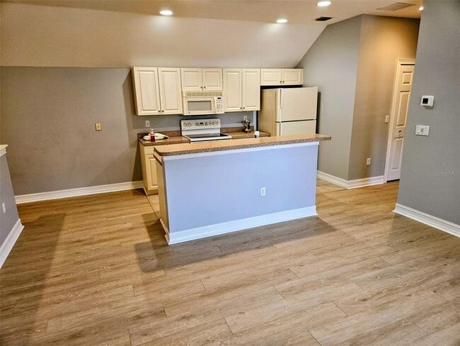 Photo - 1421 Stickley Ave