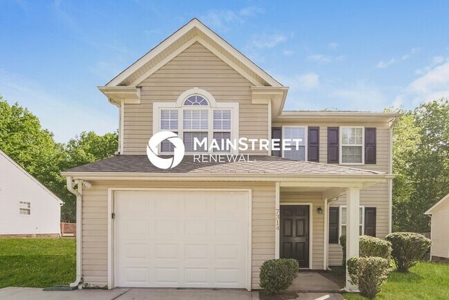 Photo - 3 Bedroom Pet-Friendly Home in Charlotte, NC with Main Street Renewal