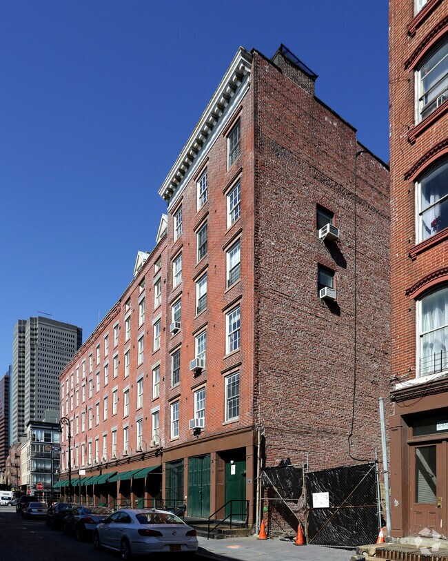 Photo - 244 Front St