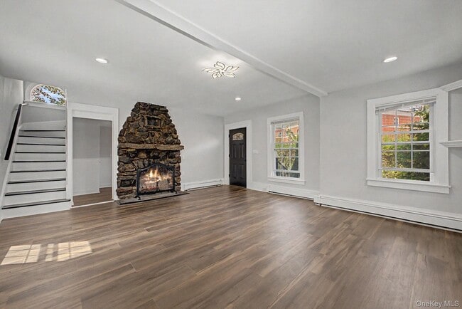 Photo - 480 King St