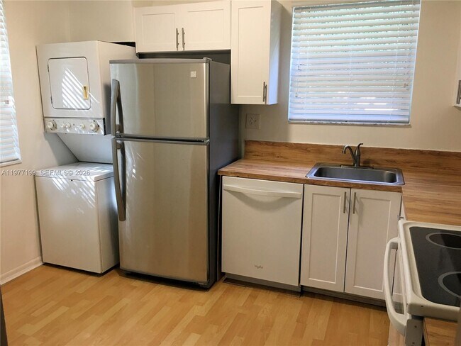 Photo - 11216 SW 12th St Unit 203