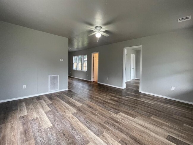Photo - 824 NW 45th St