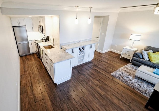 Building Photo - 15 S Golfview Rd Unit 402