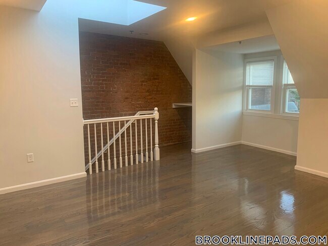 1406 Beacon St Unidad 4