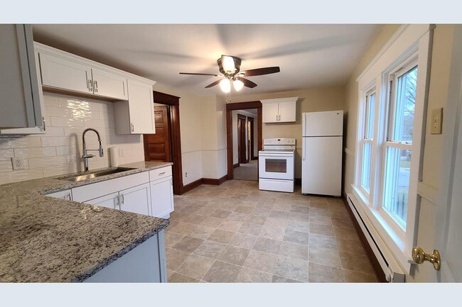 Kitchen - 86 Lighthouse Ct Unit Upper