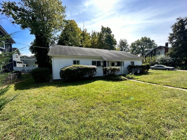 Photo - 3303 Branch Ave