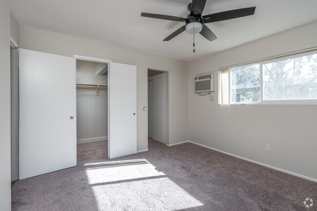 3 habitaciones, 3 baños - 1,320 pies cuadrados - Dormitorio