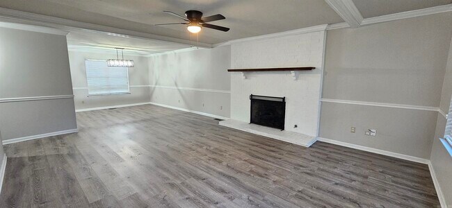 Photo - 107 Roundleaf Ct