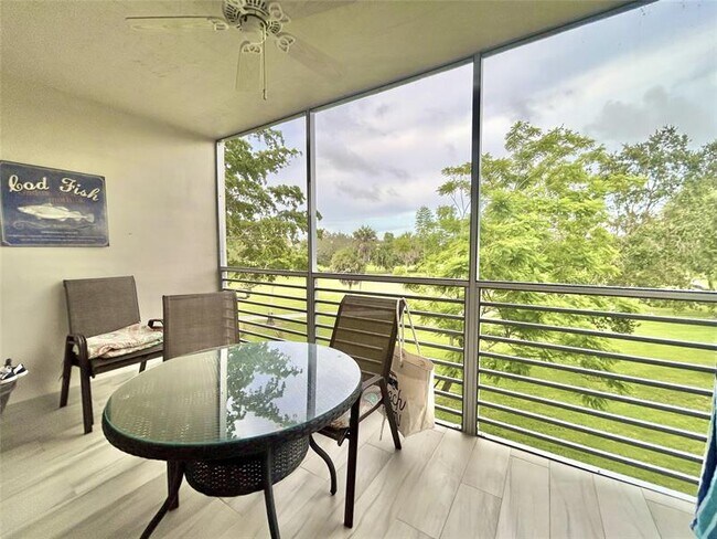 Photo - 3800 Oaks Clubhouse Dr Unidad 311