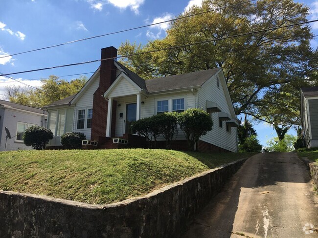 Building Photo - Nice 2/1 House in South Rome $1,195
