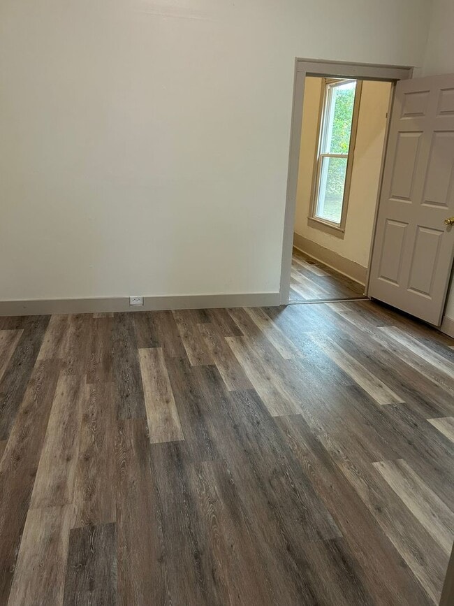 Photo - 113 E Church St