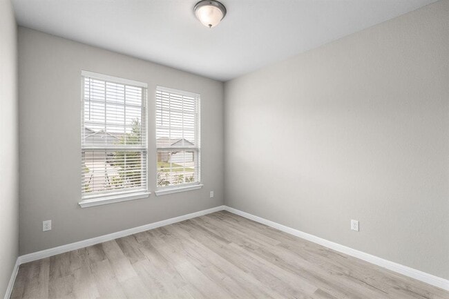 Photo - 313 McLintock Rd