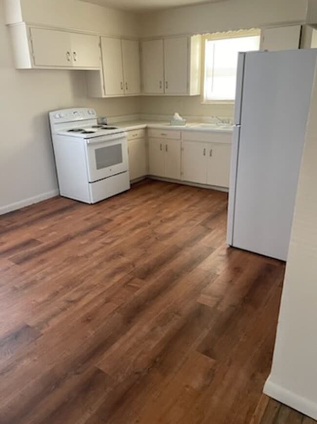 Photo - NICE HOME IN THE RIDGECREST AREA. PETS NEGOTIABLE WITH OWNERS APPROVALINS