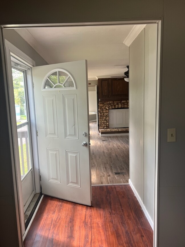 Photo - 252 Golden Crest Dr