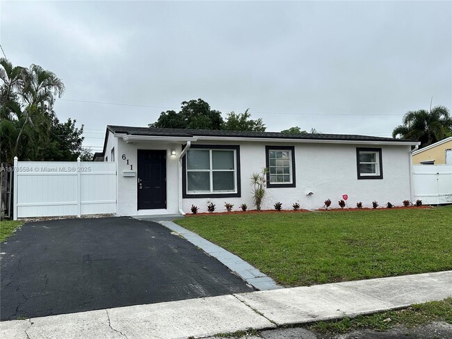 Photo - 611 N 69th Way House
