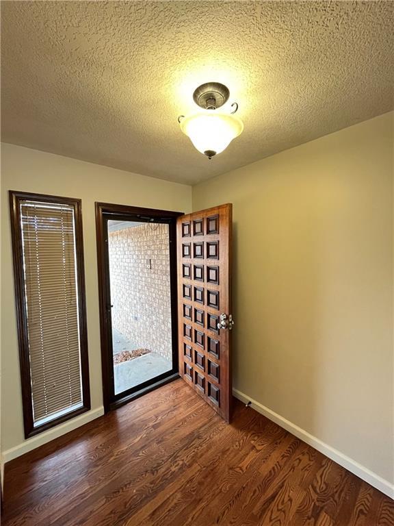 Photo - 2133 Loren Cir