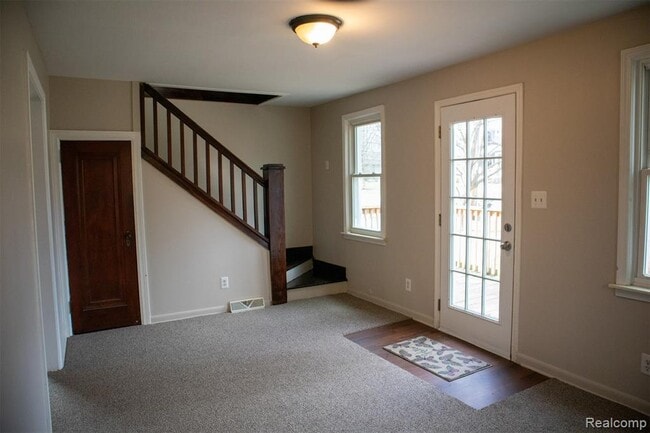 Photo - 604 Trombley Rd