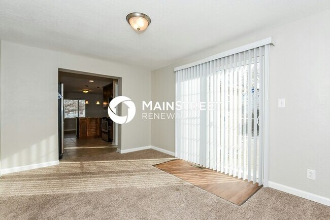 Photo - 3 Bedroom Pet-Friendly Home in Englewood, CO with Main Street Renewal